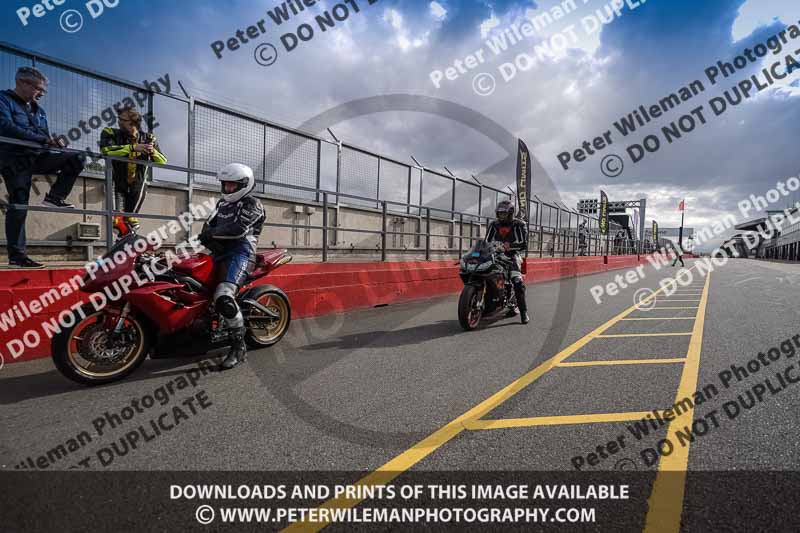 donington no limits trackday;donington park photographs;donington trackday photographs;no limits trackdays;peter wileman photography;trackday digital images;trackday photos